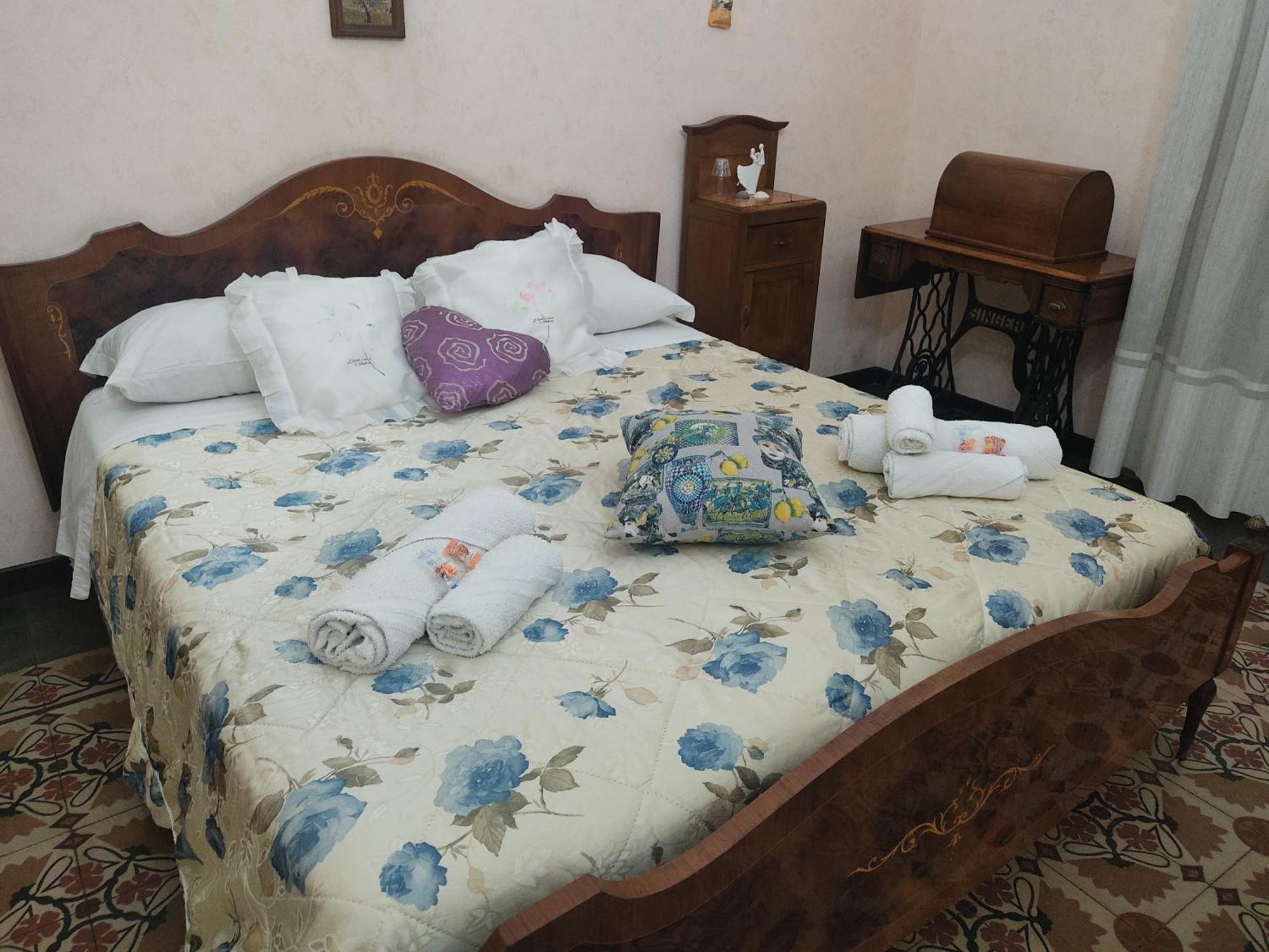 Appartement Zu Pippo's Hause à Catane Extérieur photo